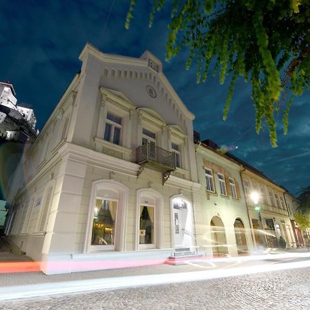 Apartman S Atriom V Historickom Centre Trenčín Extérieur photo