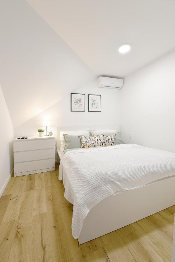 Apartman S Atriom V Historickom Centre Trenčín Extérieur photo