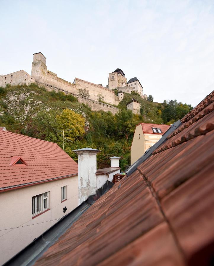 Apartman S Atriom V Historickom Centre Trenčín Extérieur photo