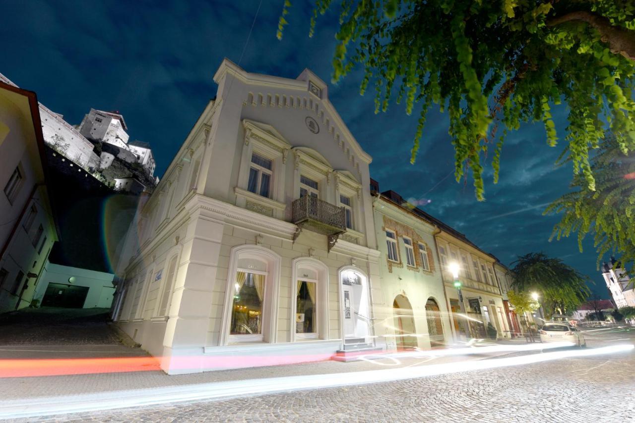 Apartman S Atriom V Historickom Centre Trenčín Extérieur photo